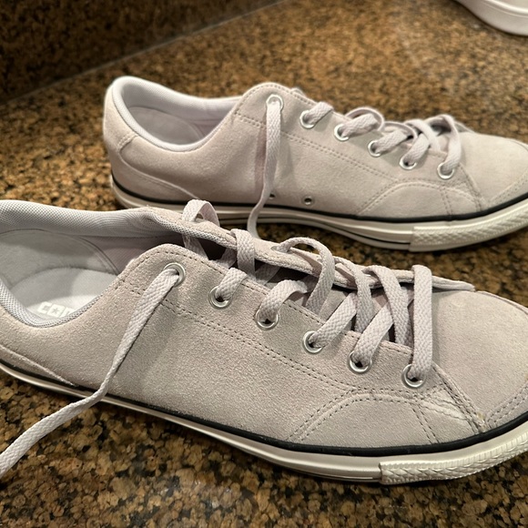 CONVERSE Chuck Taylor Low Top Light Grey Gray Suede Sneakers. Brand New - Picture 3 of 10